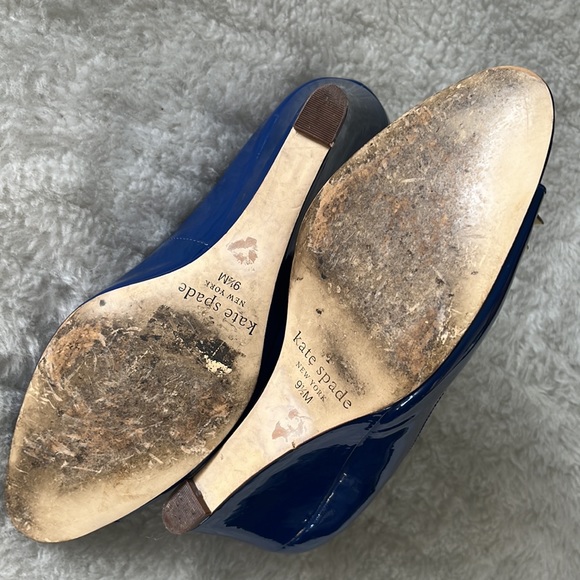 Kate spade royal blue patent peep toe wedge pump sz 9.5M - Picture 13 of 14